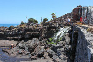 Der Wasserfall am Playa Jardin.